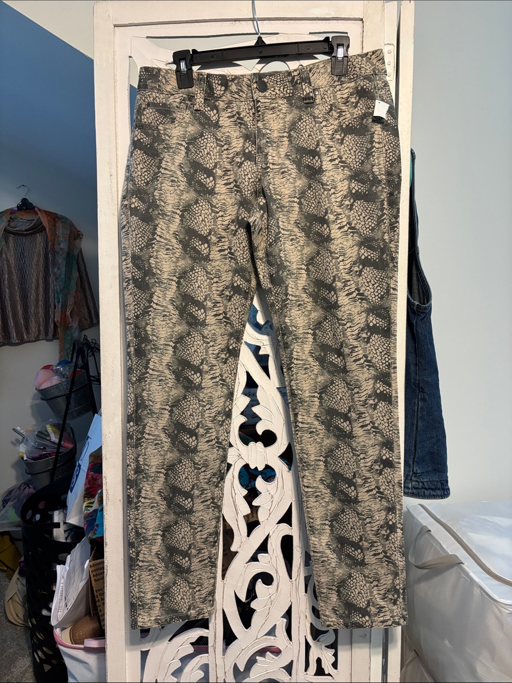 Women’s Neutral Snake-Print Slim Jeans